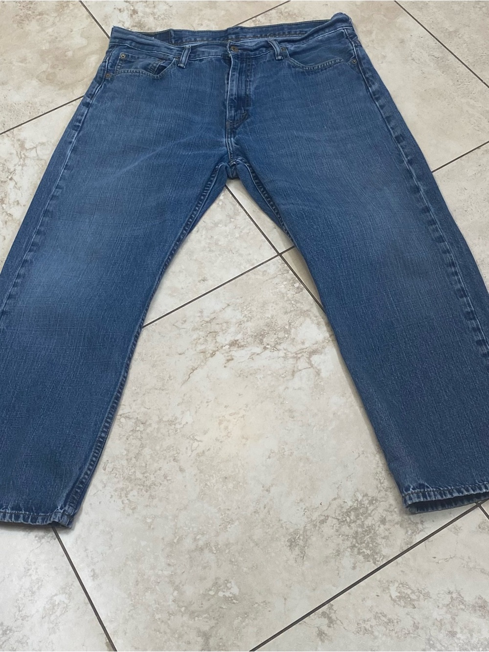Levi's Men's 569 size 36x30 Medium Blue Relaxed Jeans